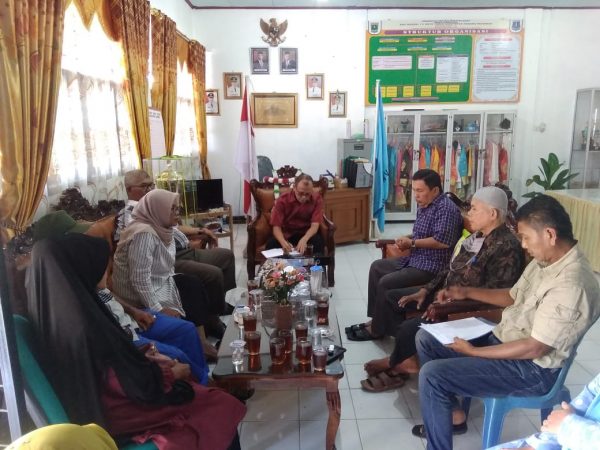 Rapat Pengurus Komite dengan Stakeholder SMAN 1 V Koto Timur Mengenai Rencana Pembelajaran Tatap Muka Rapat Pengurus Komite dengan Stakeholder SMAN 1 V Koto Timur Mengenai Rencana Pembelajaran Tatap Muka