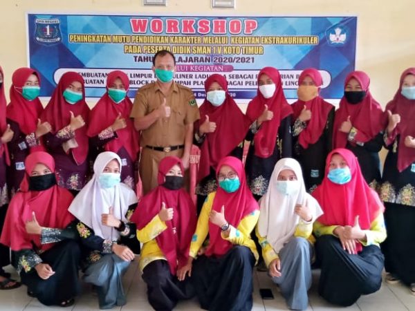 BAJU BATIK HASIL KARYA SISWA SMAN 1 V KOTO TIMUR