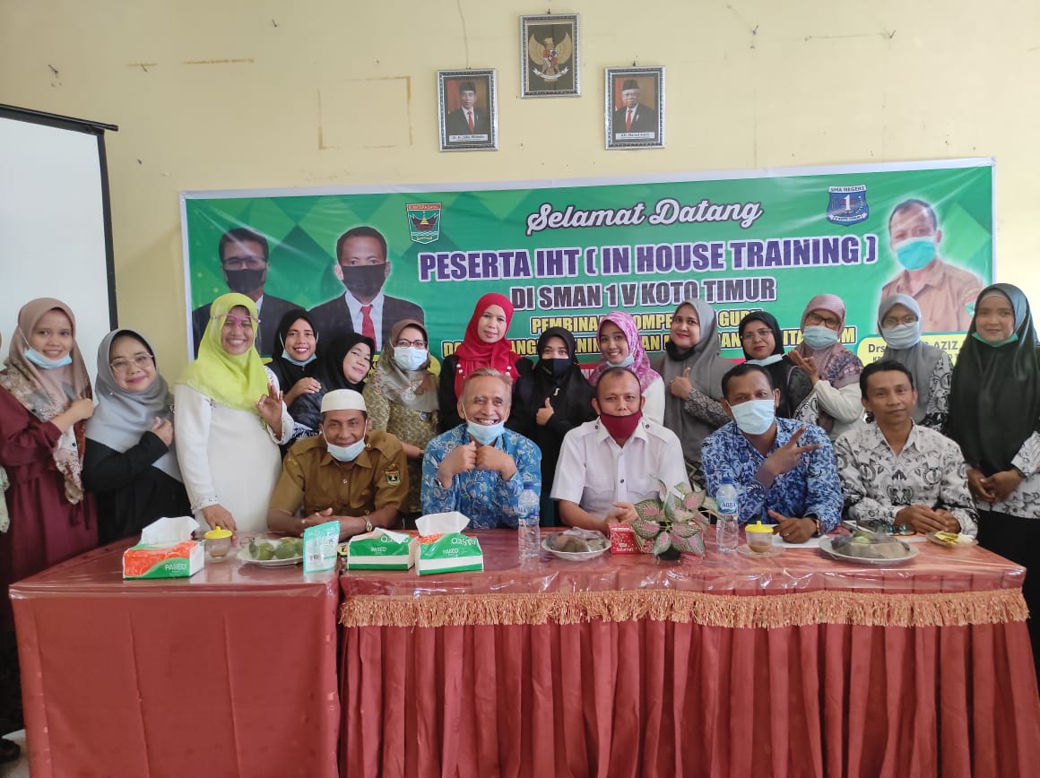 In House Training (IHT) dengan Tema "Pembinaan Kompetensi Guru Dalam Rangka Peningkatan Mutu                                       Dan Kualitas PBM di SMAN 1 V Koto Timur"