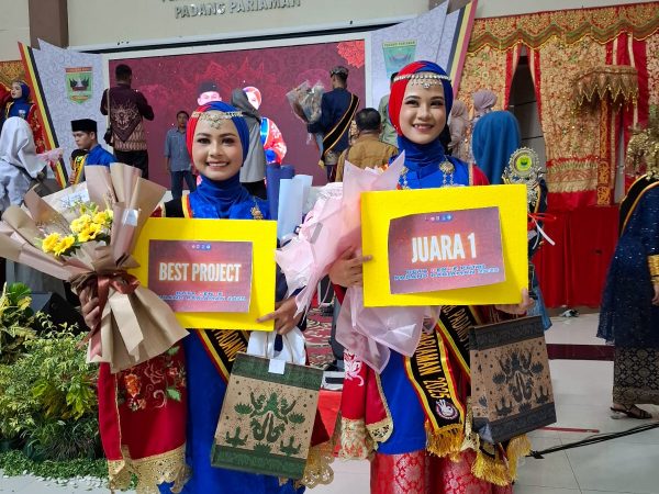 Dua Siswi SMAN 1 V Koto Timur Raih Prestasi Gemilang di Ajang Duta GenRe Kabupaten Padang Pariaman 2025